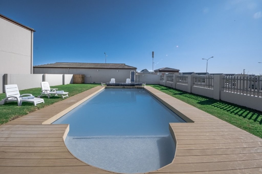 To Let 2 Bedroom Property for Rent in Big Bay Western Cape